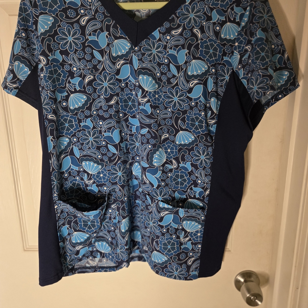 Women's Scrub Top,Floral Blue, 2 Pocket